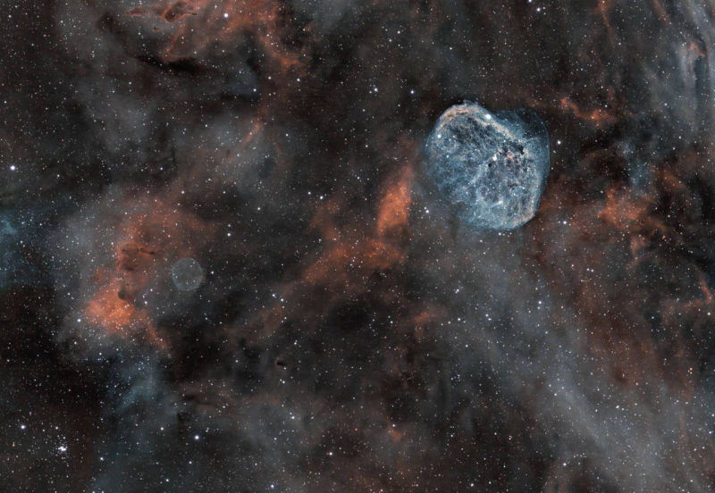 Crescent Nebula - NGC 6888, PN G75.5 & 1.7